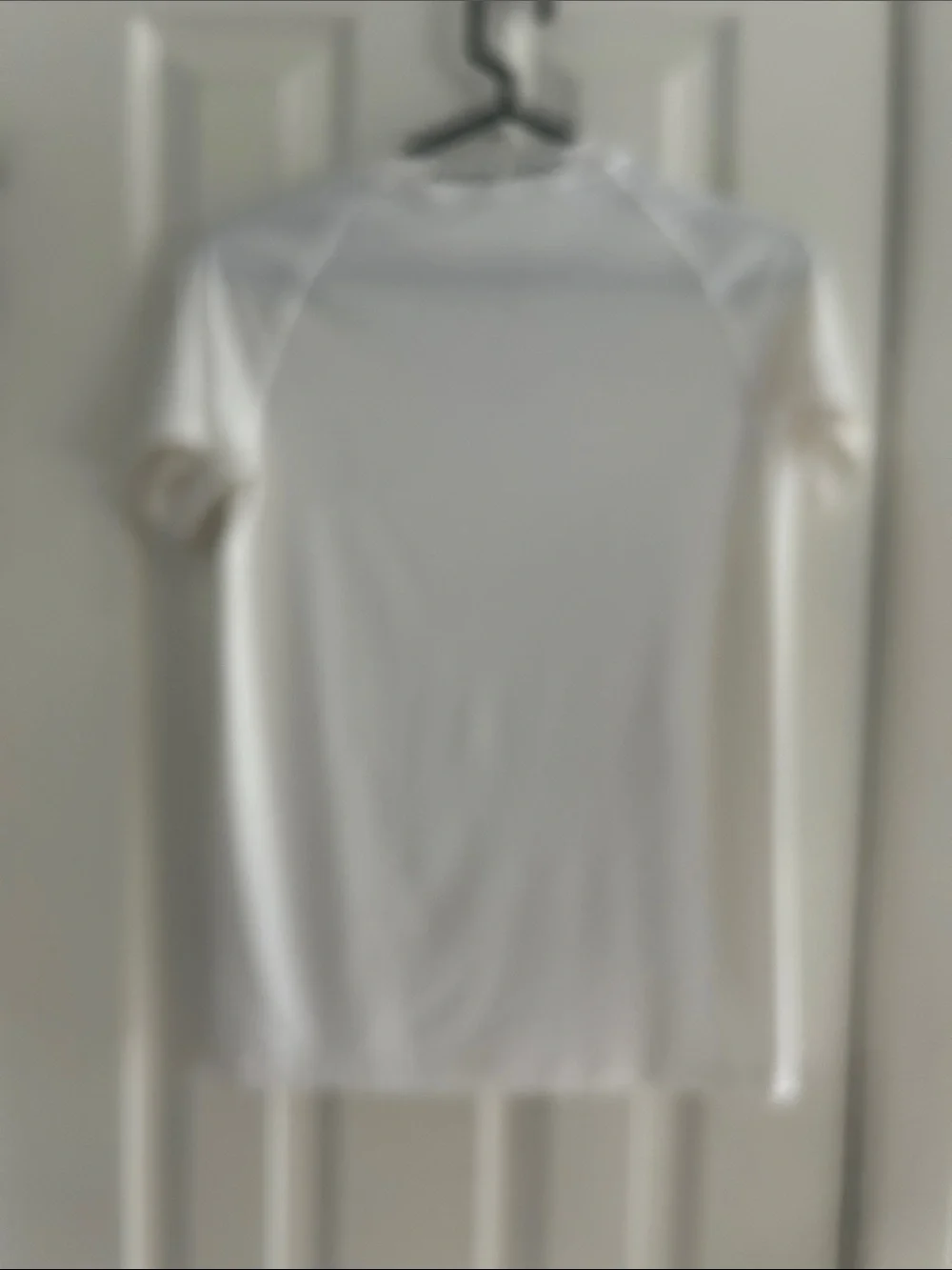 NIKE PRO DRI FIT BOY'S WHITE SHORT SLEEVE COMPRESSION T-SHIRT SIZE M
